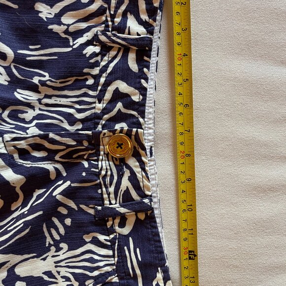 Lilly Pulitzer Navy and White Entourage Zebra print 5" Callahan Shorts - Picture 4 of 5